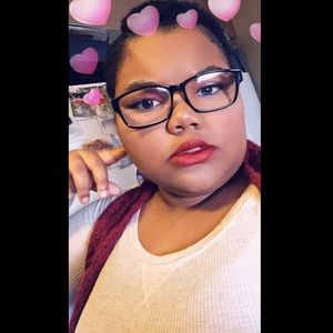 Meet your Posher, Devany